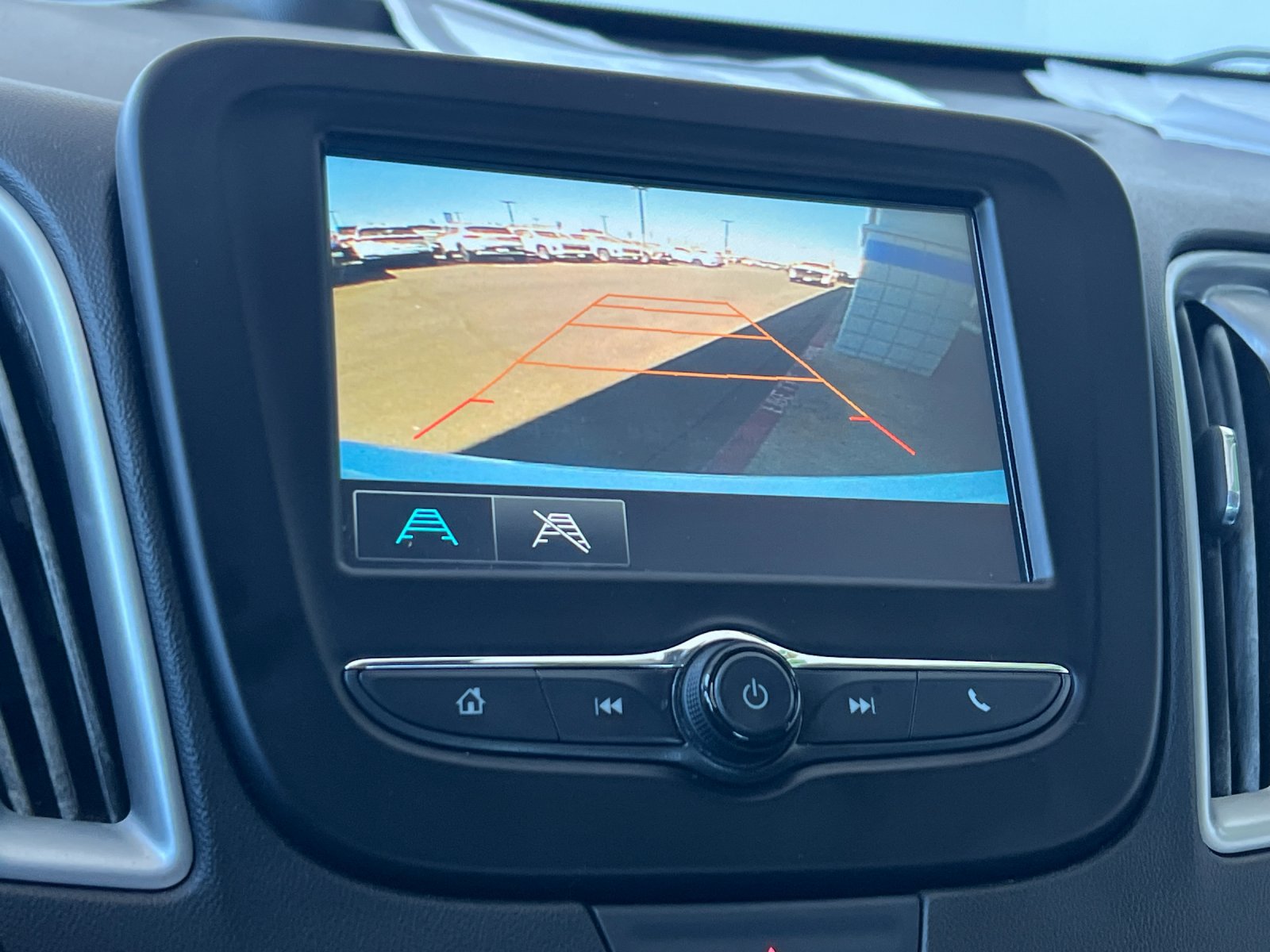 Used 2018 Chevrolet Malibu LS FWD image 18