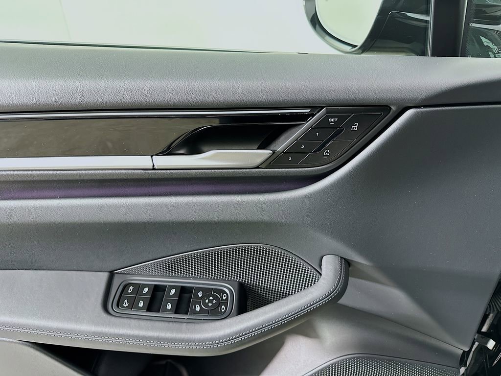 Used 2025 Porsche Macan 4S Electric image 20