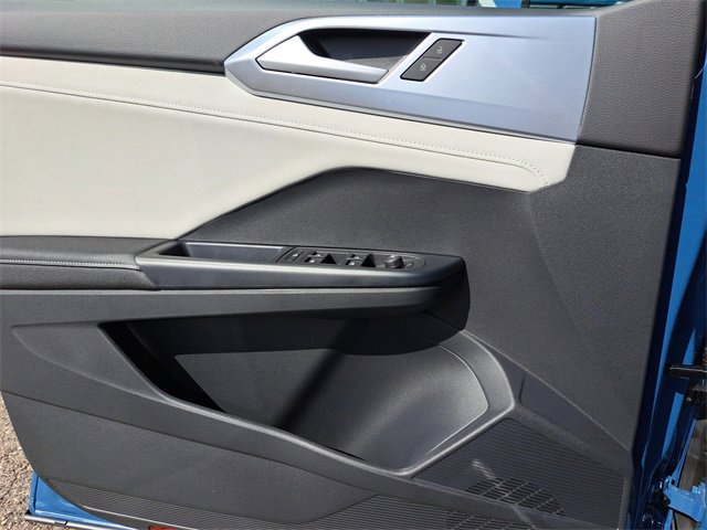 New 2025 Volkswagen Taos SE image 21