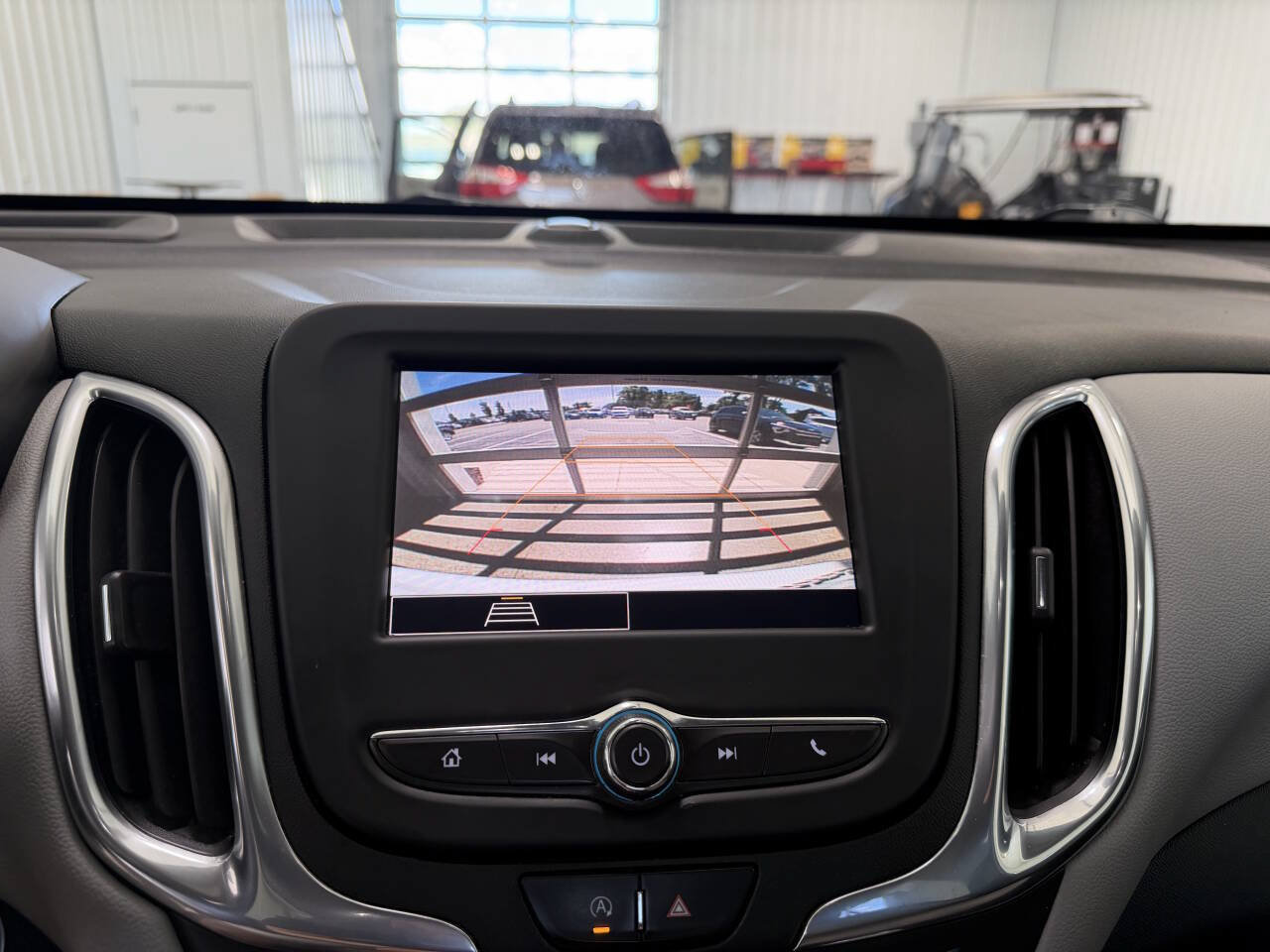 Used 2022 Chevrolet Equinox LS w/ LS Convenience Package AWD/4WD image 19