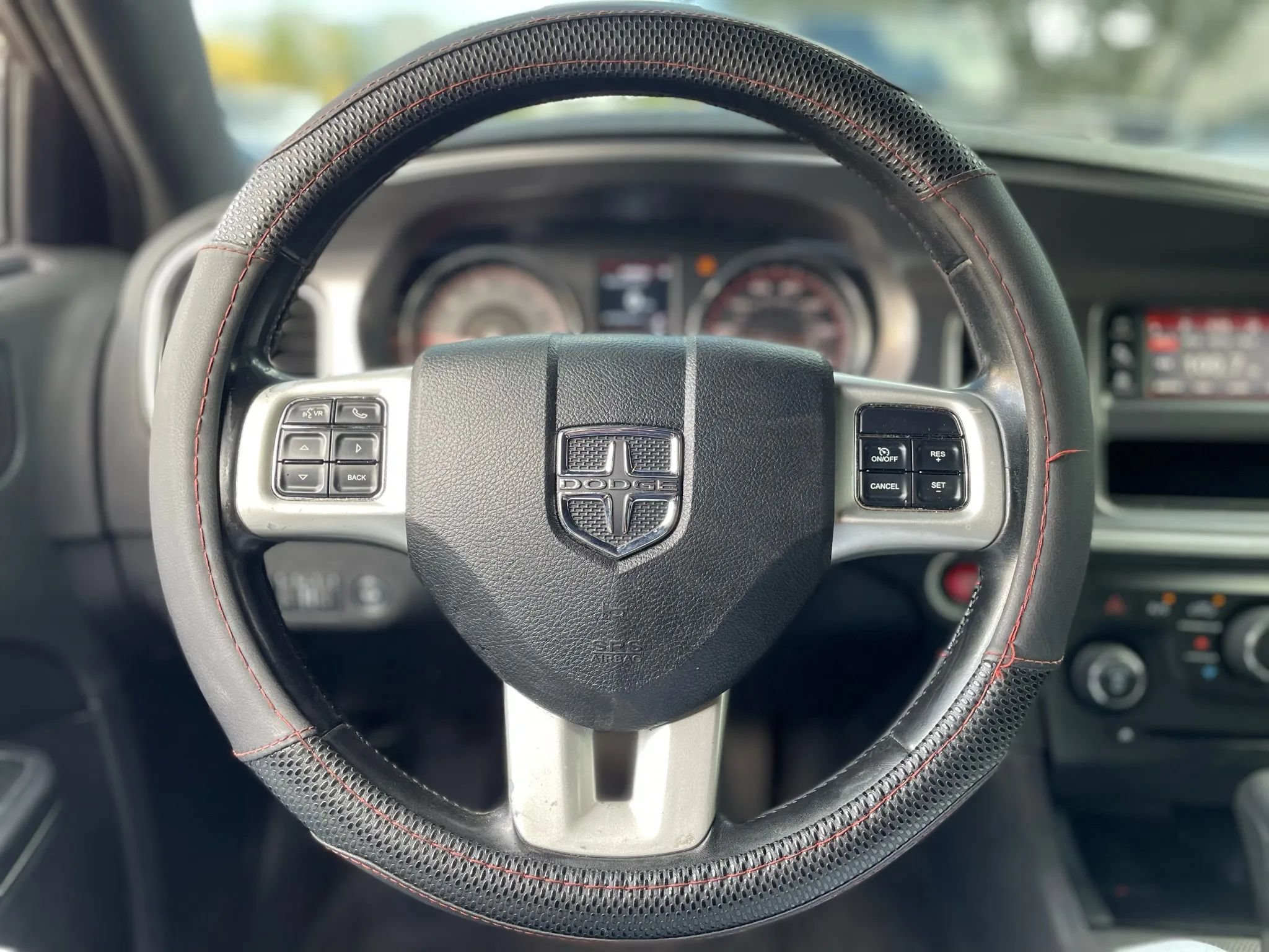 Used 2013 Dodge Charger SE RWD image 16