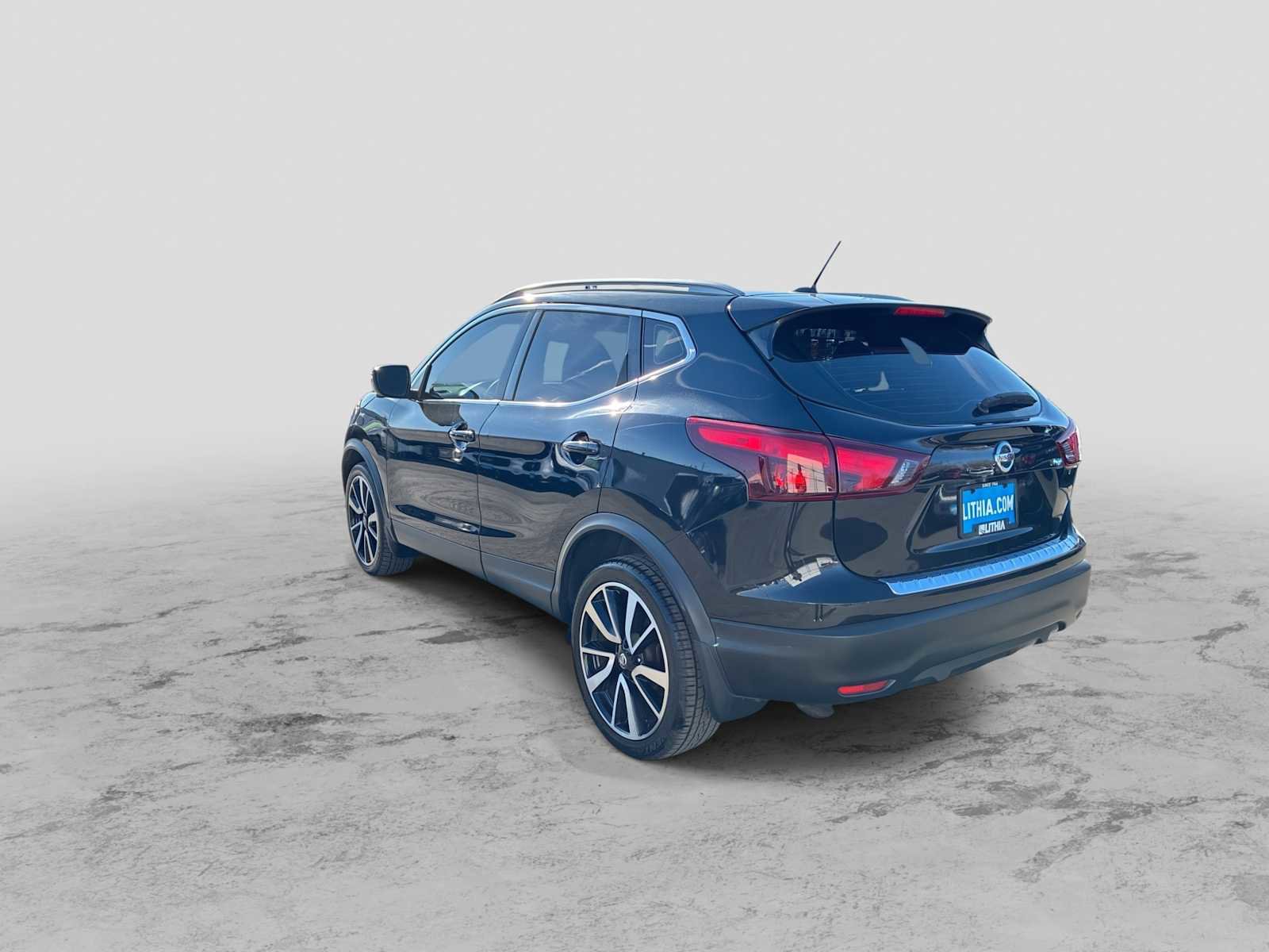 Used 2017 Nissan Rogue Sport SL w/ SL Premium Package image 6