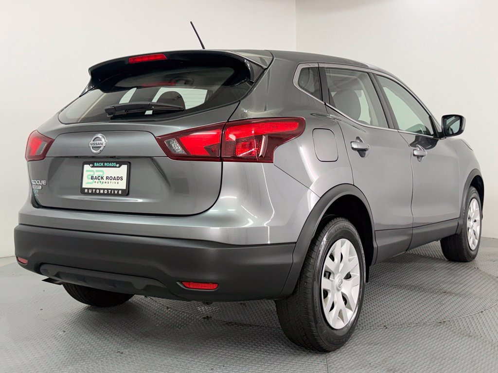 Used 2018 Nissan Rogue Sport S FWD image 9