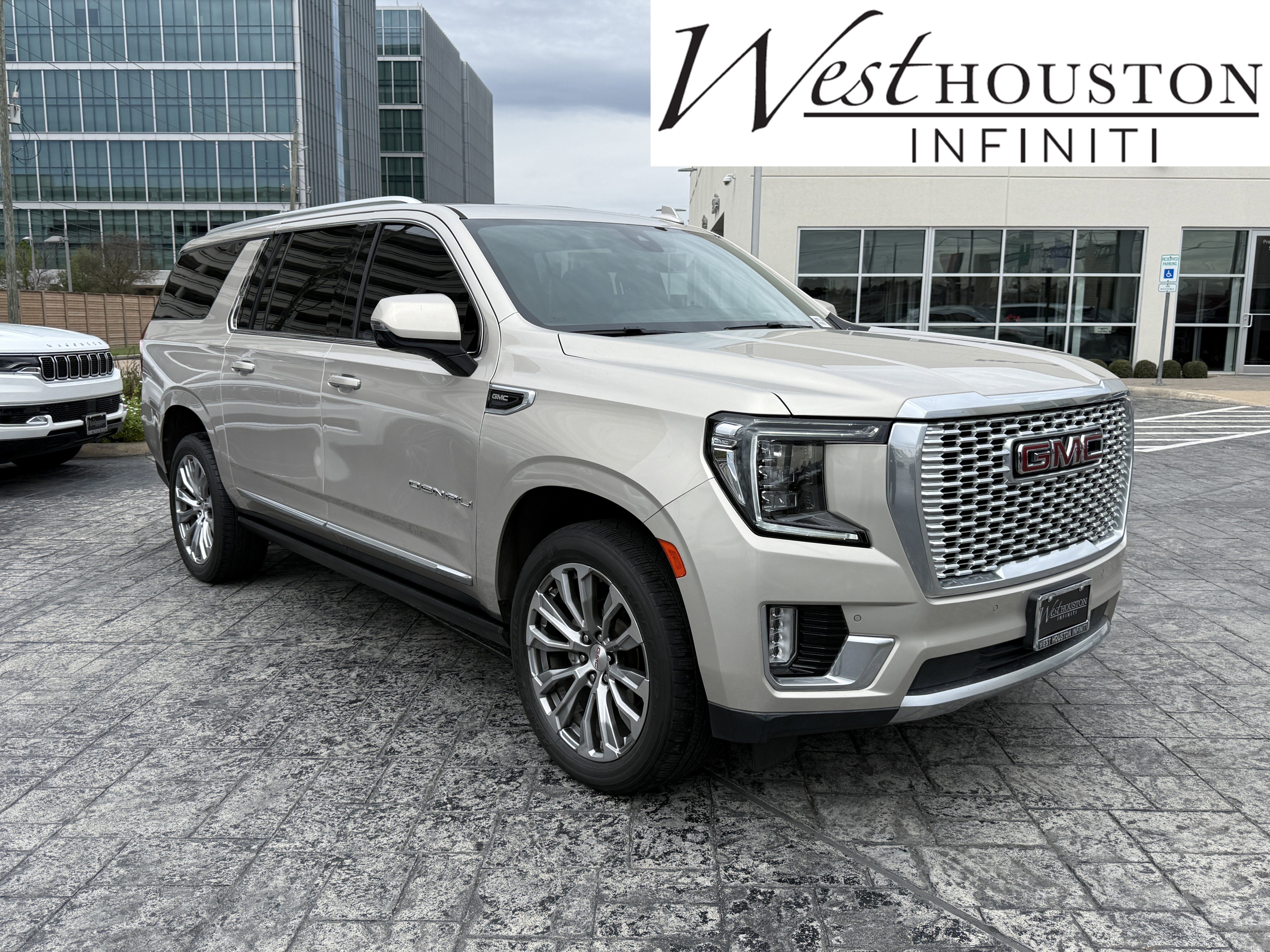 Used 2021 GMC Yukon XL Denali w/ Denali Premium Package
