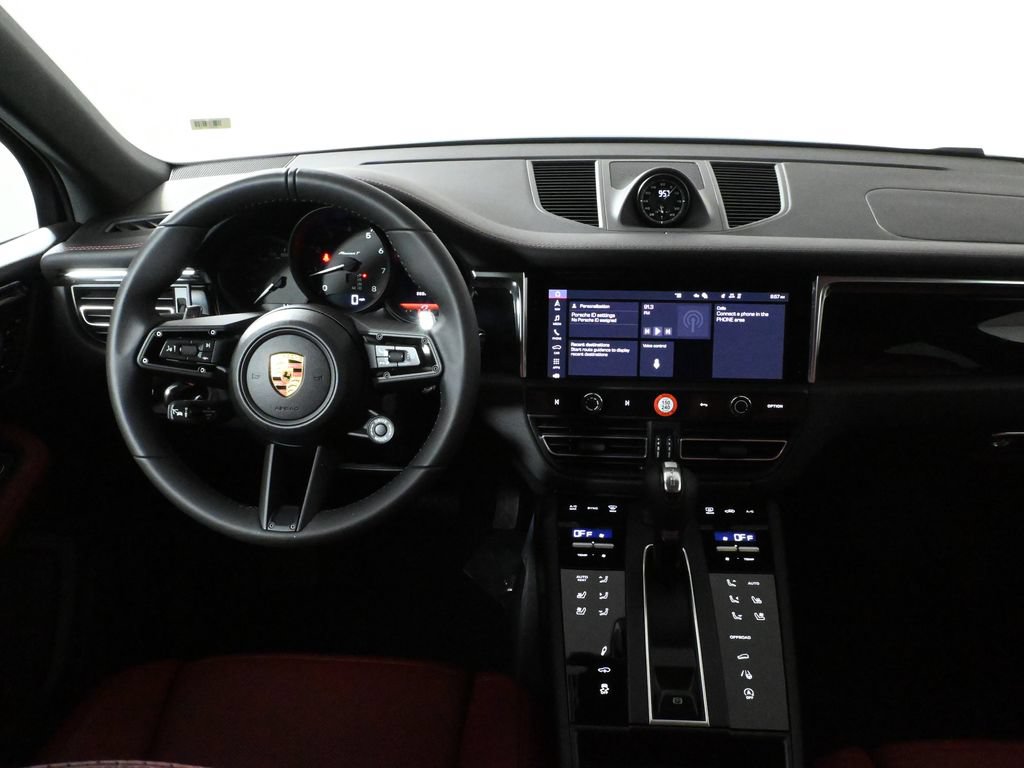 Used 2026 Porsche Macan AWD/4WD image 17