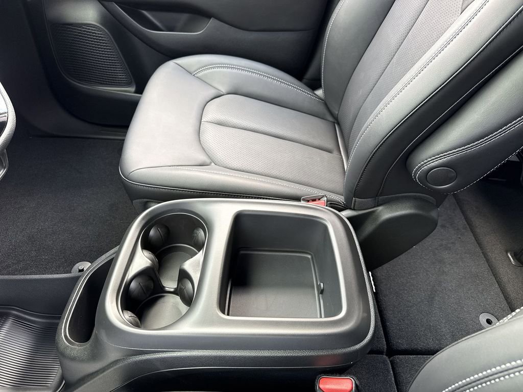 New 2026 Chrysler Pacifica Select FWD image 20