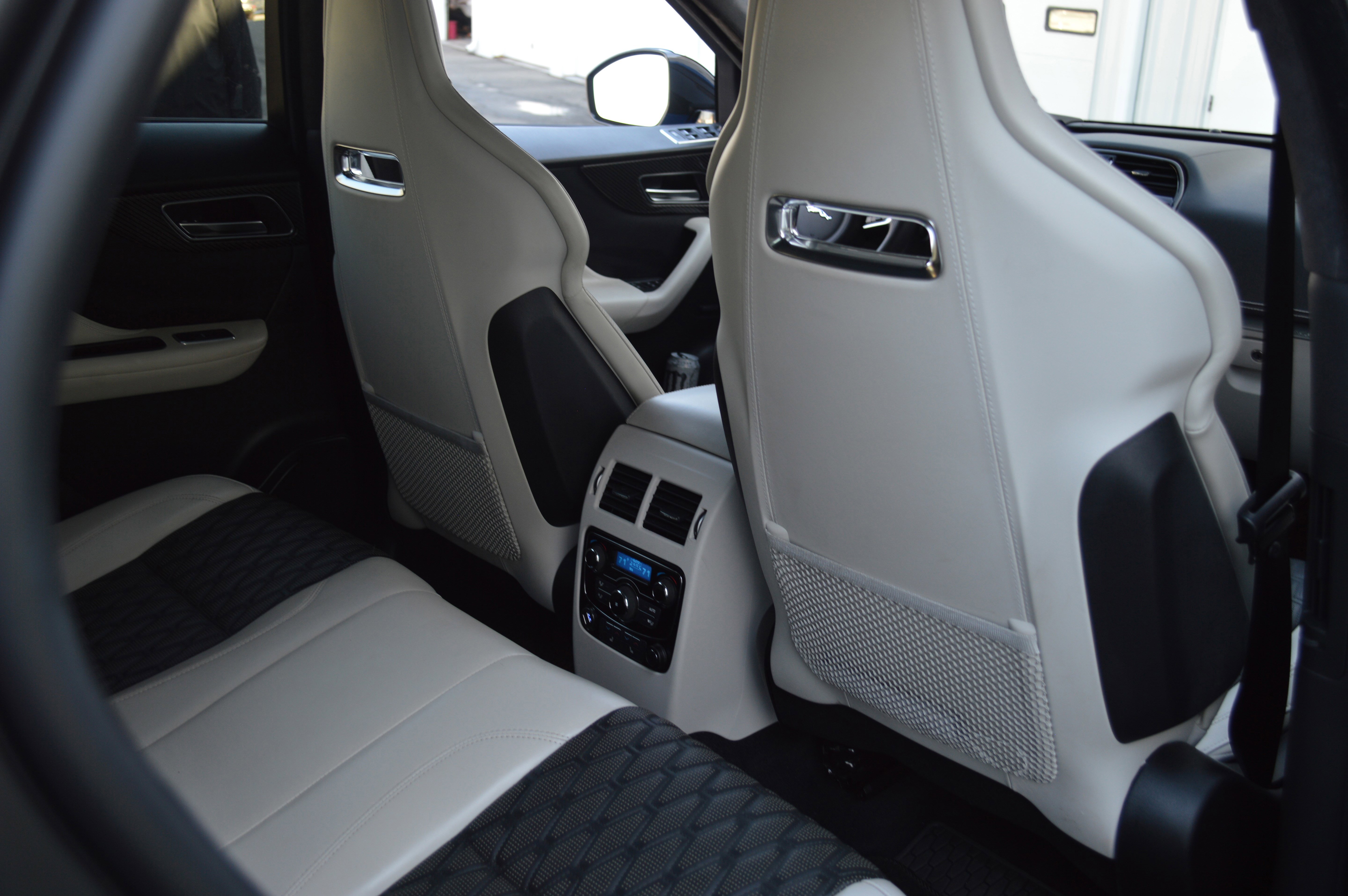 Used 2020 Jaguar F-PACE SVR image 35