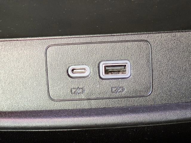 Used 2024 Cadillac XT4 Premium Luxury FWD image 16