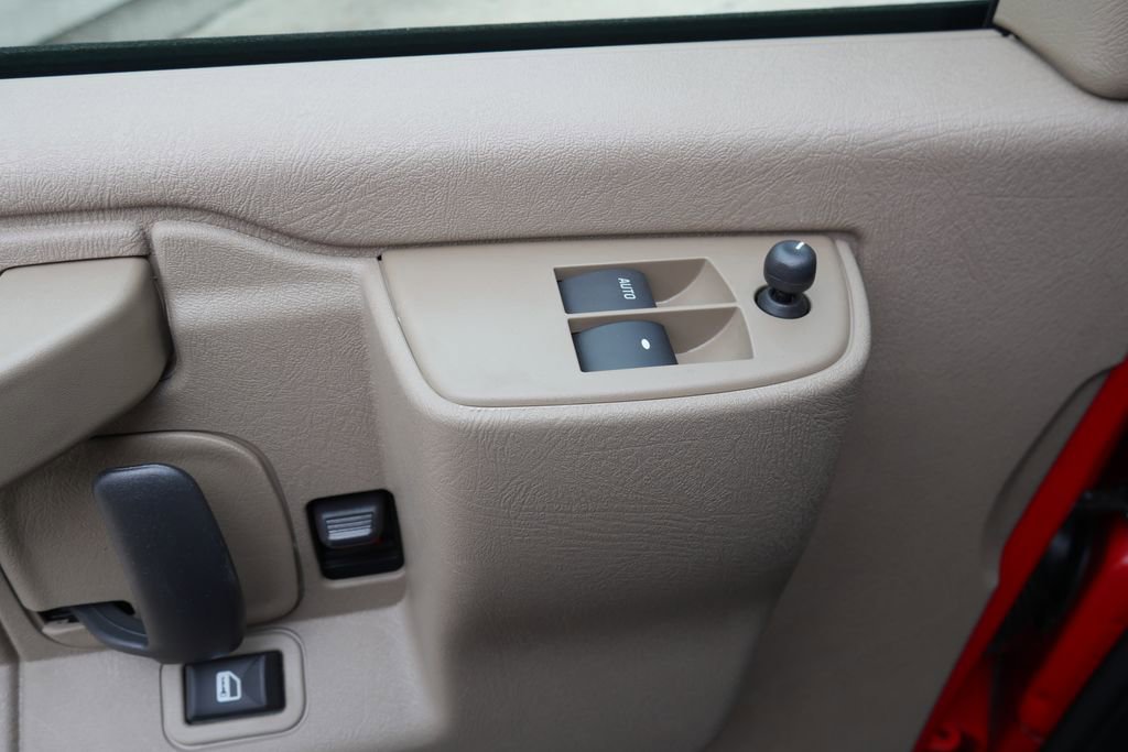 New 2026 Chevrolet Express 3500 Extended image 23