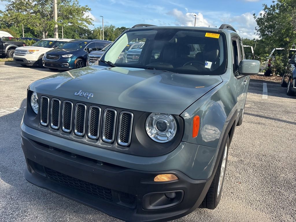 Used 2017 Jeep Renegade Latitude w/ Safety & Security Group FWD image 1