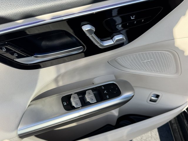 Used 2025 Mercedes-Benz C 300 4MATIC Sedan image 19