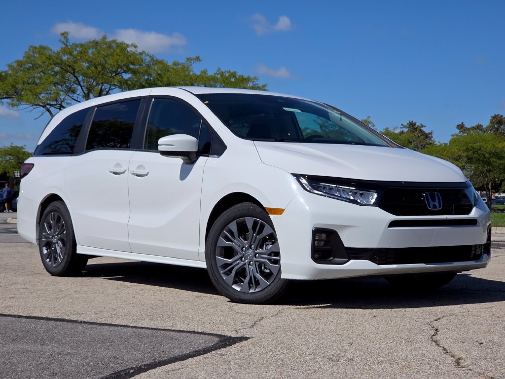 New 2027 Honda Odyssey Touring image 2