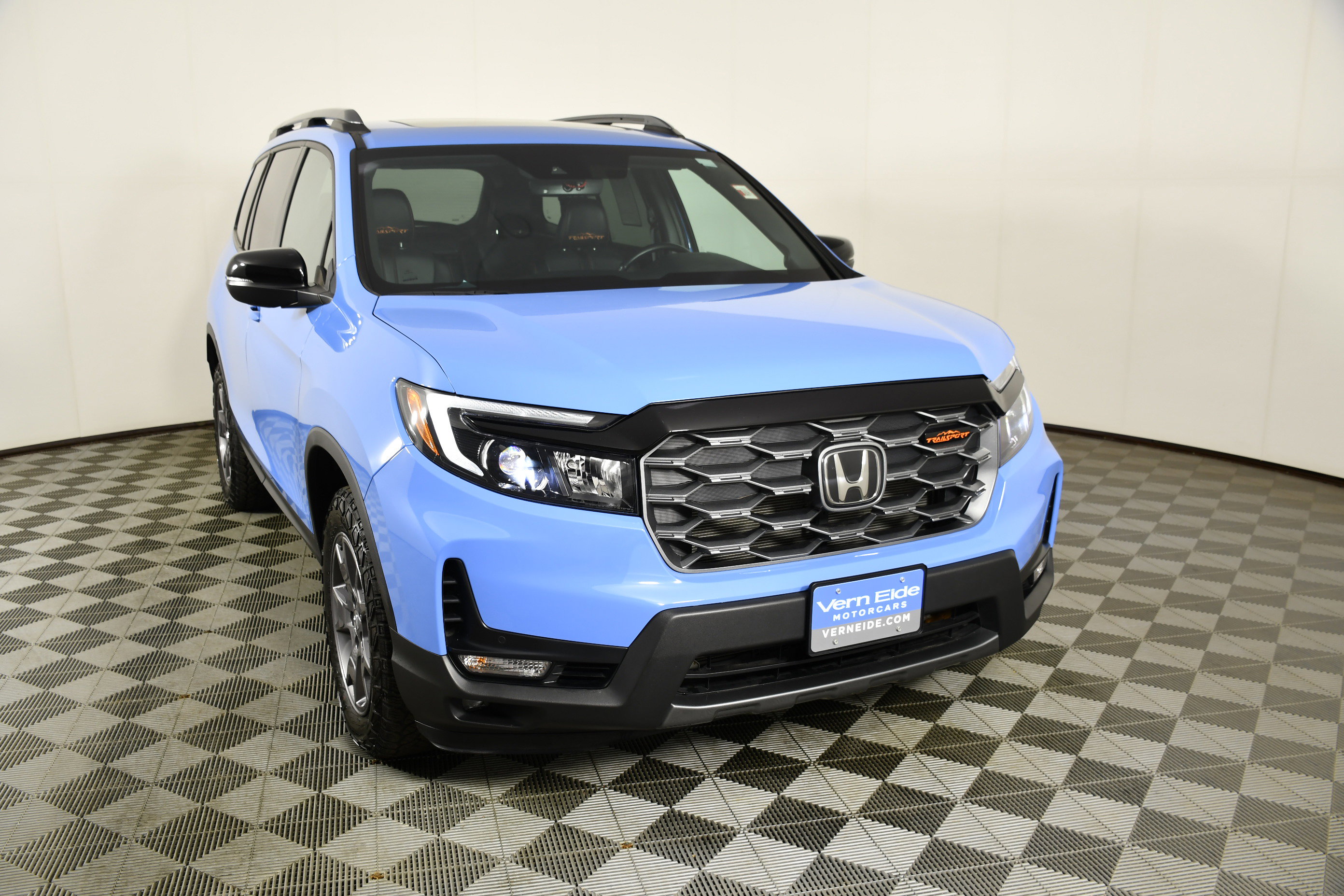 Certified 2024 Honda Passport TrailSport image 3