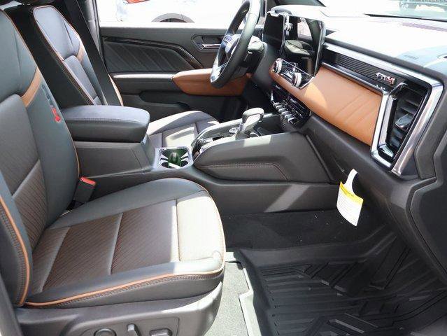 New 2025 GMC Canyon AT4 w/ Nightfall Edition image 9