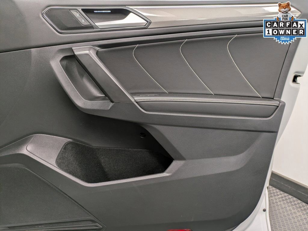 Used 2022 Volkswagen Tiguan SE R-Line image 29