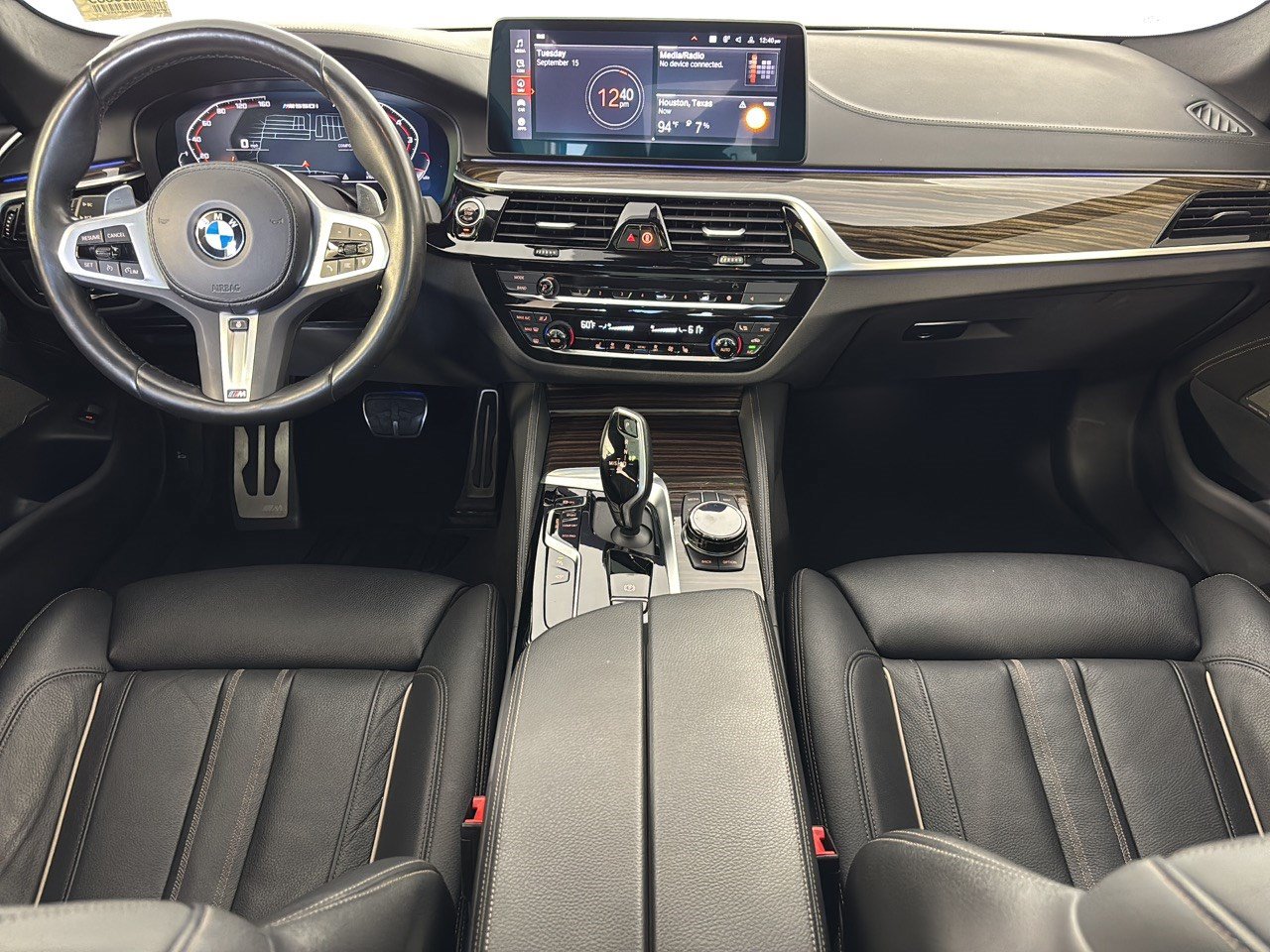 Used 2023 BMW M550i xDrive w/ Executive Package AWD/4WD image 17