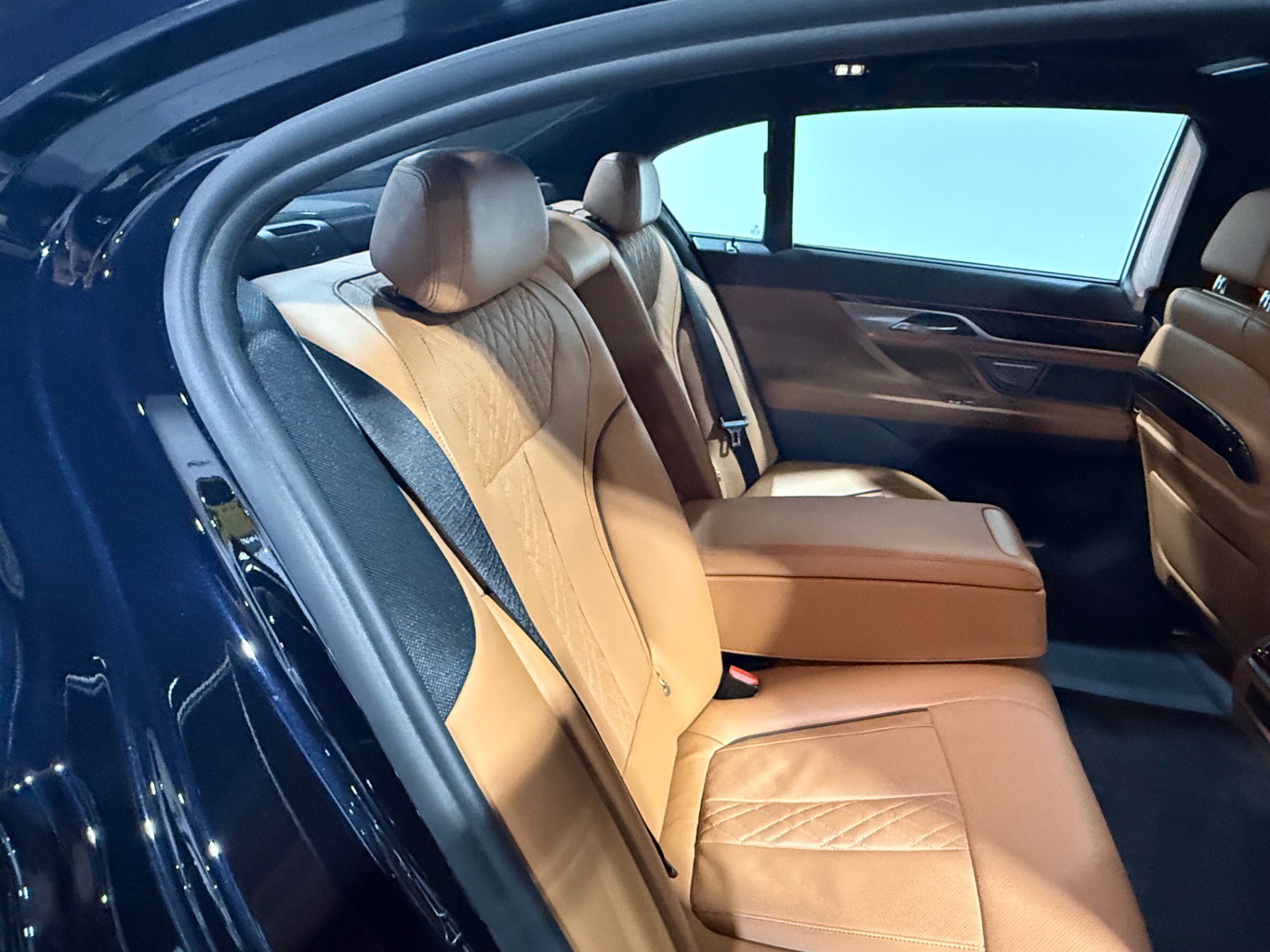 Used 2022 BMW 740i xDrive w/ M Sport Package image 72