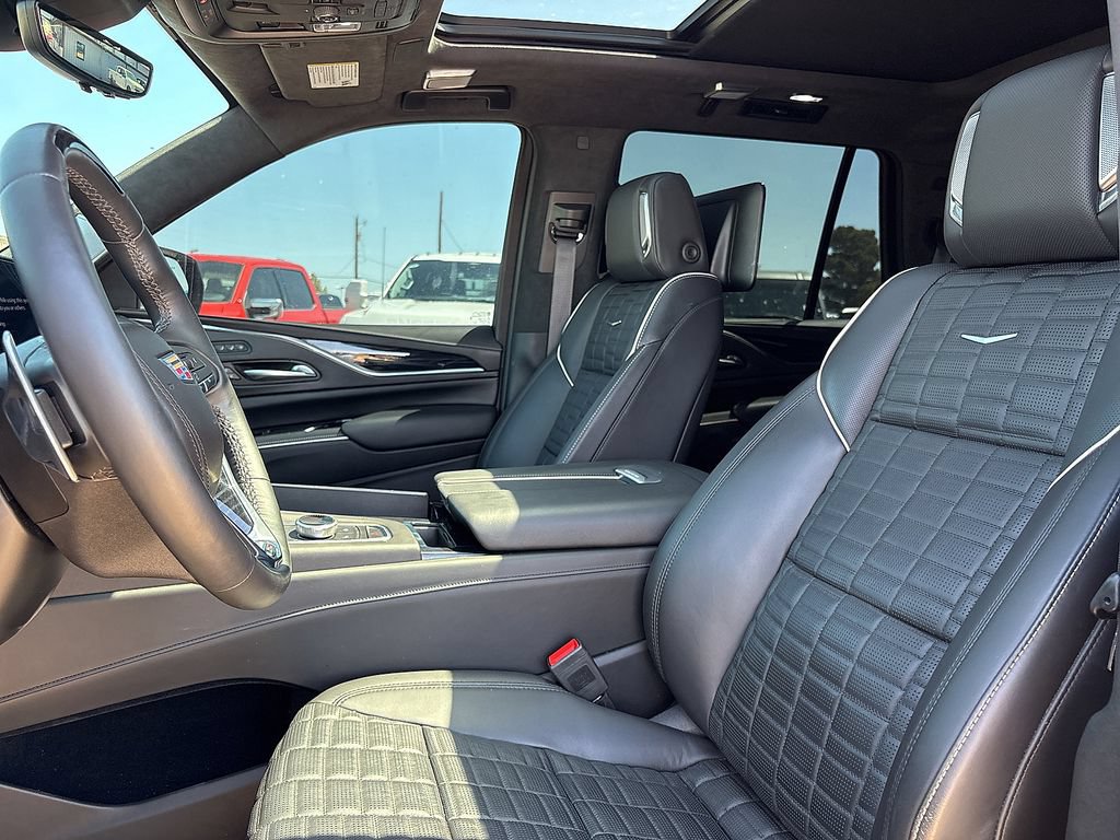 Used 2024 Cadillac Escalade V w/ Heavy-Duty Trailer Package AWD/4WD image 19