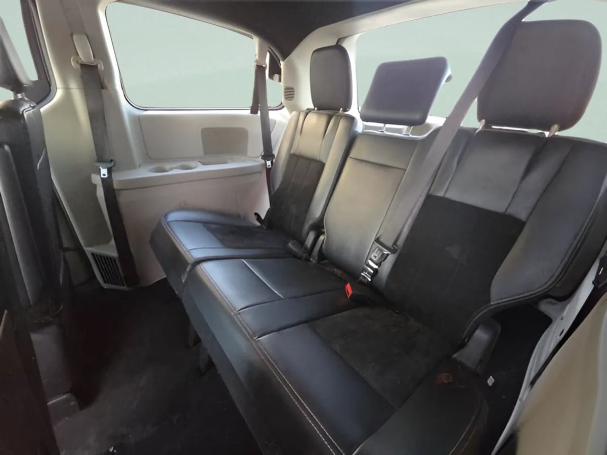Used 2017 Dodge Grand Caravan SXT FWD image 46