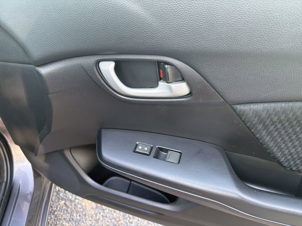 Used 2015 Honda Civic SE image 28