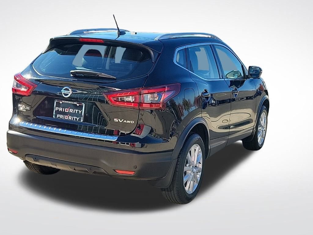 Used 2022 Nissan Rogue Sport SV w/ Technology Package image 5
