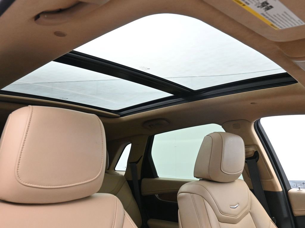 Used 2021 Cadillac XT5 Premium Luxury w/ Platinum Package FWD image 24