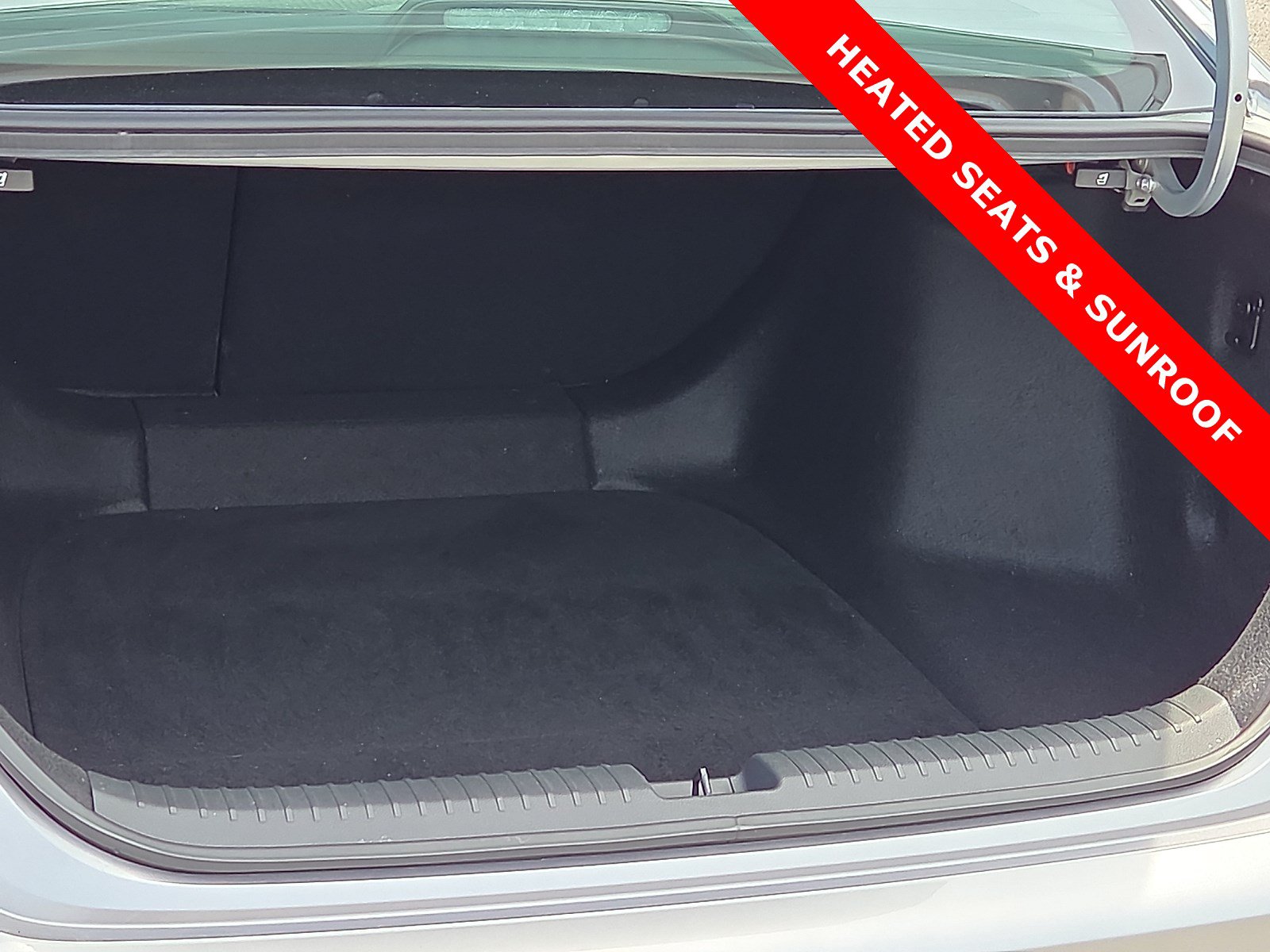 Used 2024 Honda Accord EX image 9
