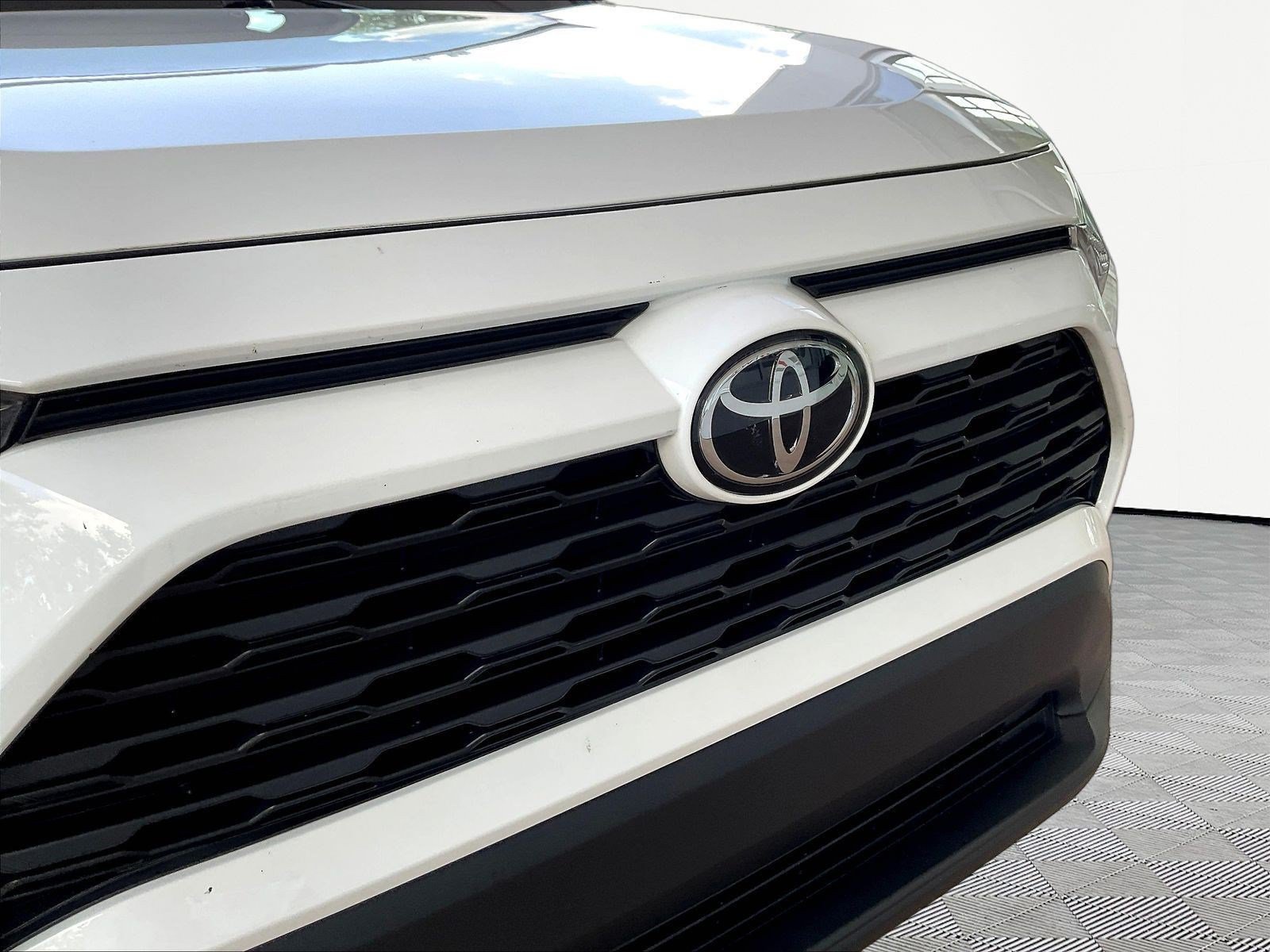 Used 2023 Toyota RAV4 XLE AWD/4WD image 31