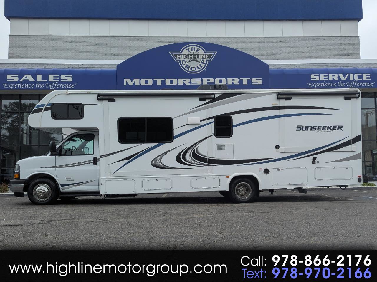 Used 2019 Chevrolet Express 4500 w/ RV Package RWD image 1