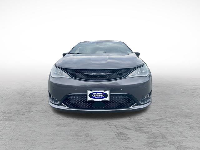 Used 2020 Chrysler Pacifica Touring-L w/ Advanced Safetytec Group AWD/4WD image 2