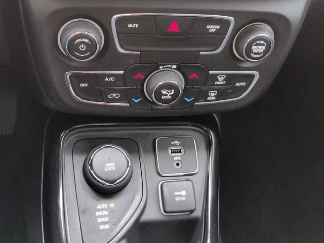 Used 2018 Jeep Compass Limited image 22