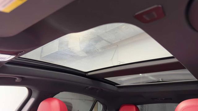 Used 2022 Alfa Romeo Stelvio Veloce image 35