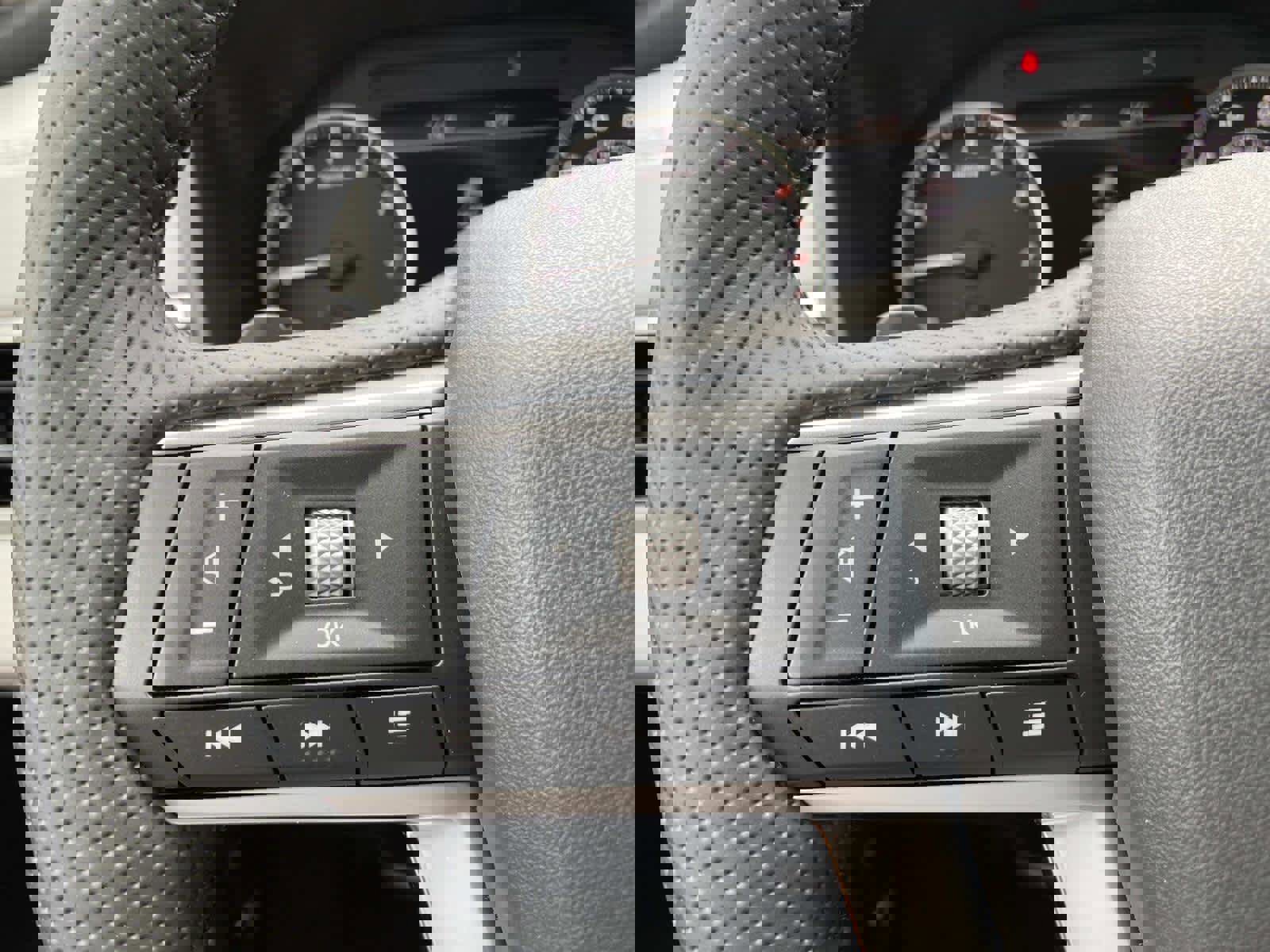 New 2025 Mitsubishi Outlander SE image 16