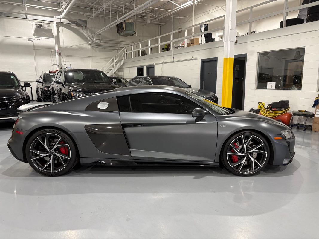 Used 2021 Audi R8 V10 w/ Premium Package image 8