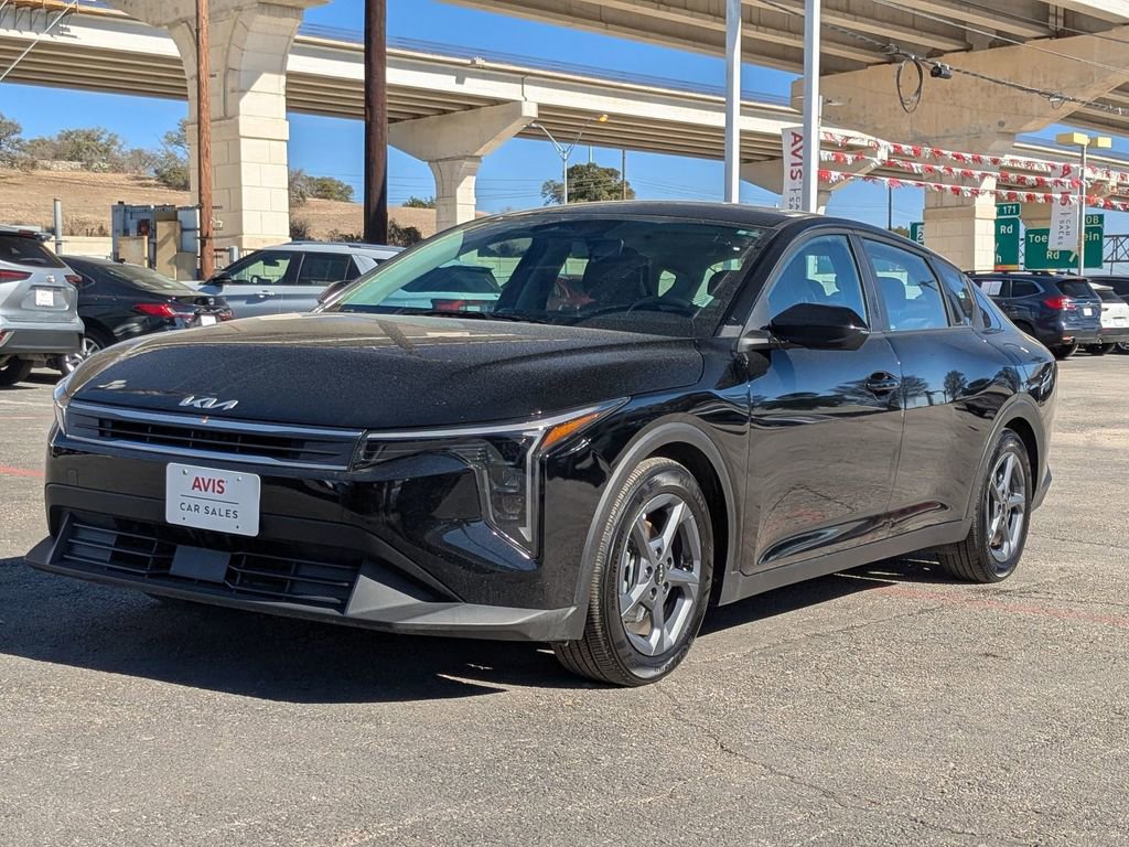 Used 2025 Kia K4 LXS image 1