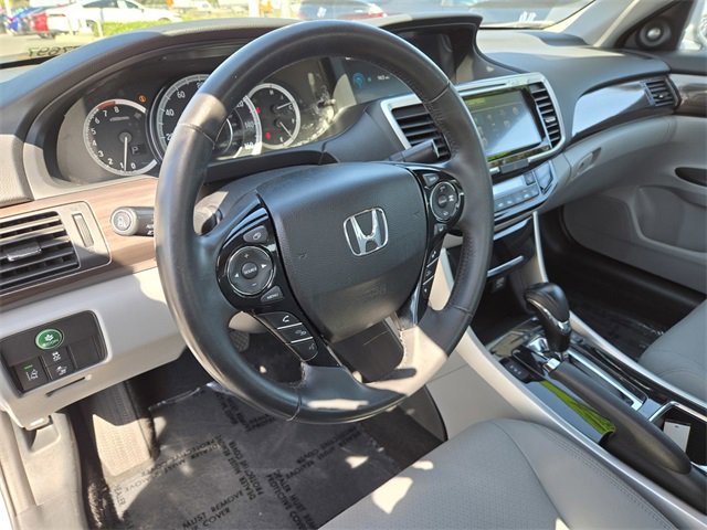 Used 2017 Honda Accord EX-L image 13