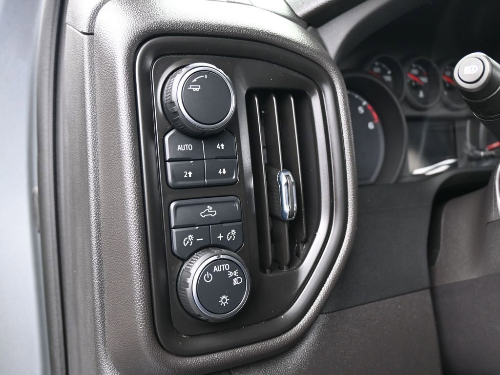 Used 2024 Chevrolet Silverado 1500 Custom Trail Boss w/ LPO, Dark Essentials Package image 15