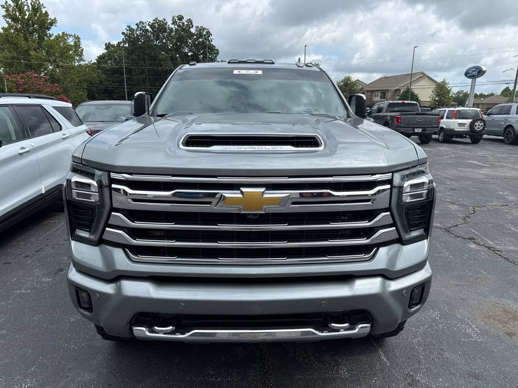 Used 2024 Chevrolet Silverado 2500 High Country w/ High Country Premium Package AWD/4WD video 2