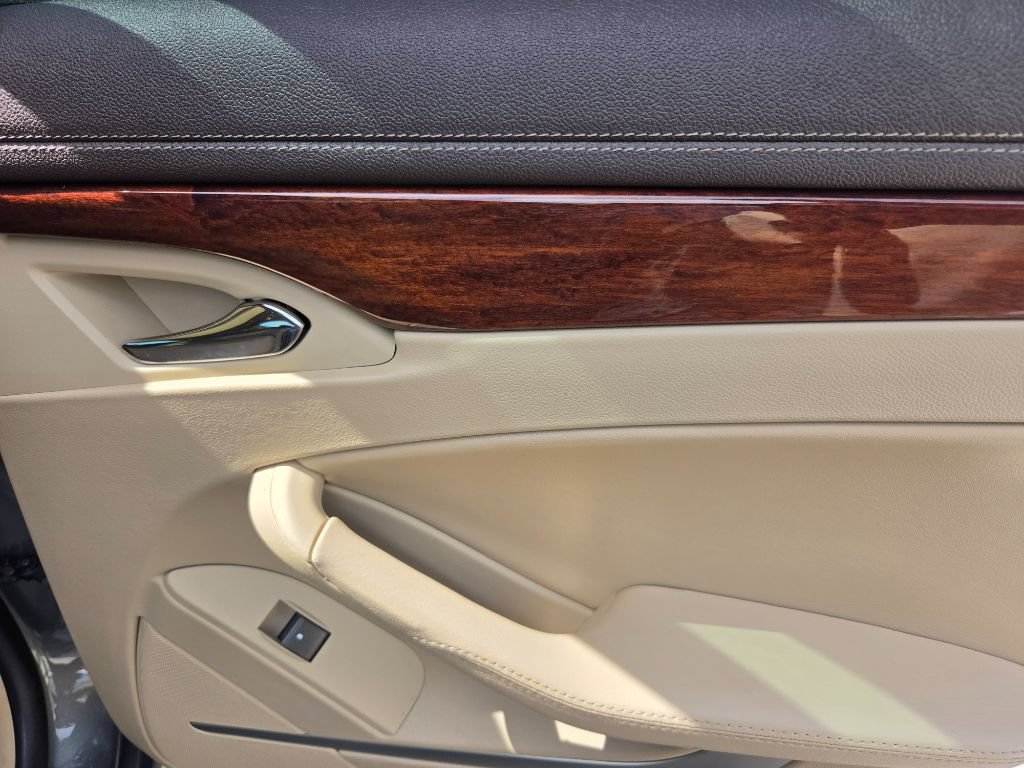 Used 2011 Cadillac CTS Luxury RWD image 31