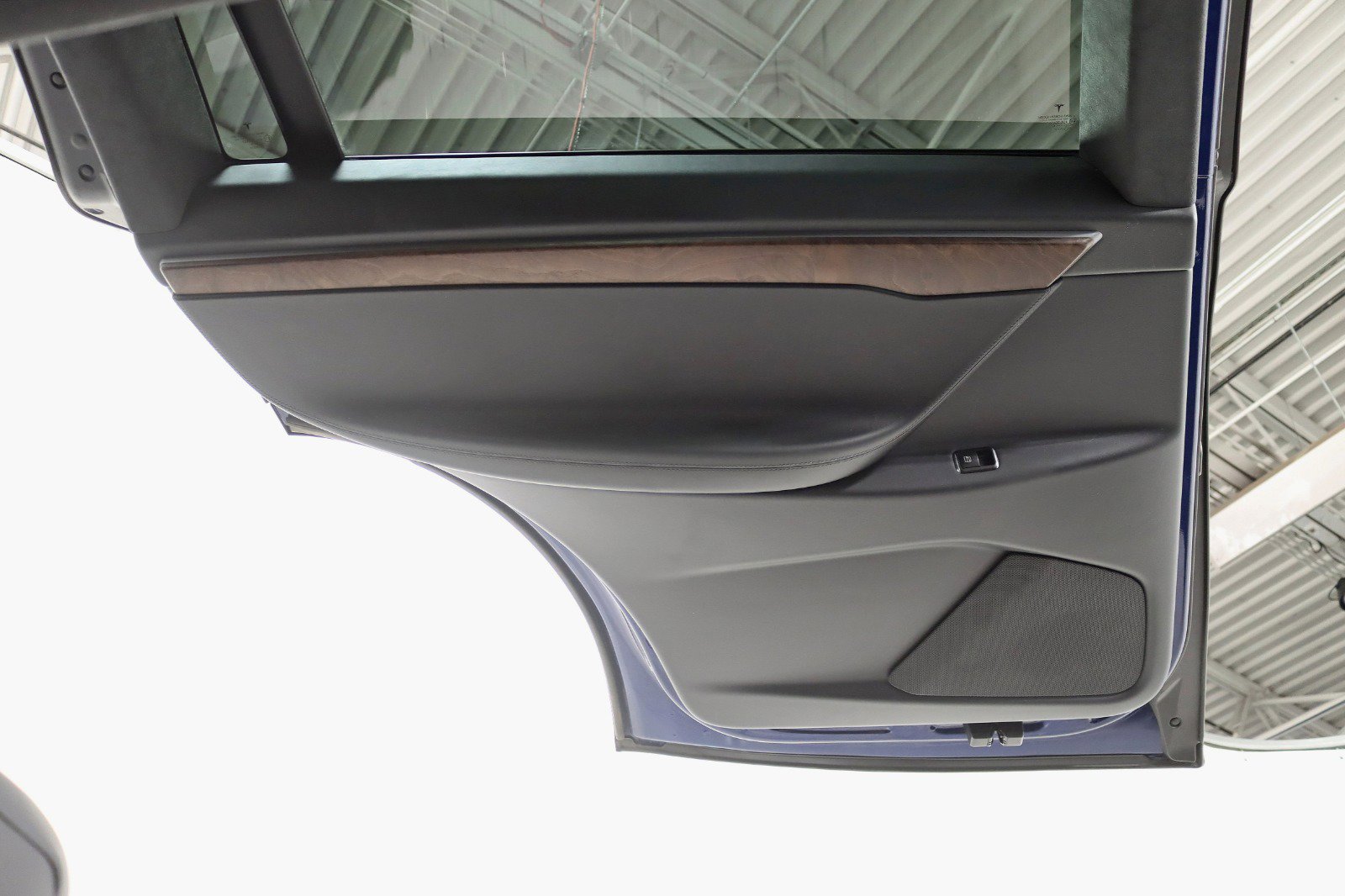 Used 2018 Tesla Model X 75D image 32