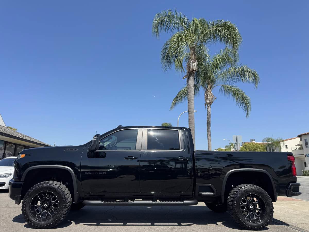 Used 2022 Chevrolet Silverado 3500 LTZ w/ LTZ Plus Package image 2