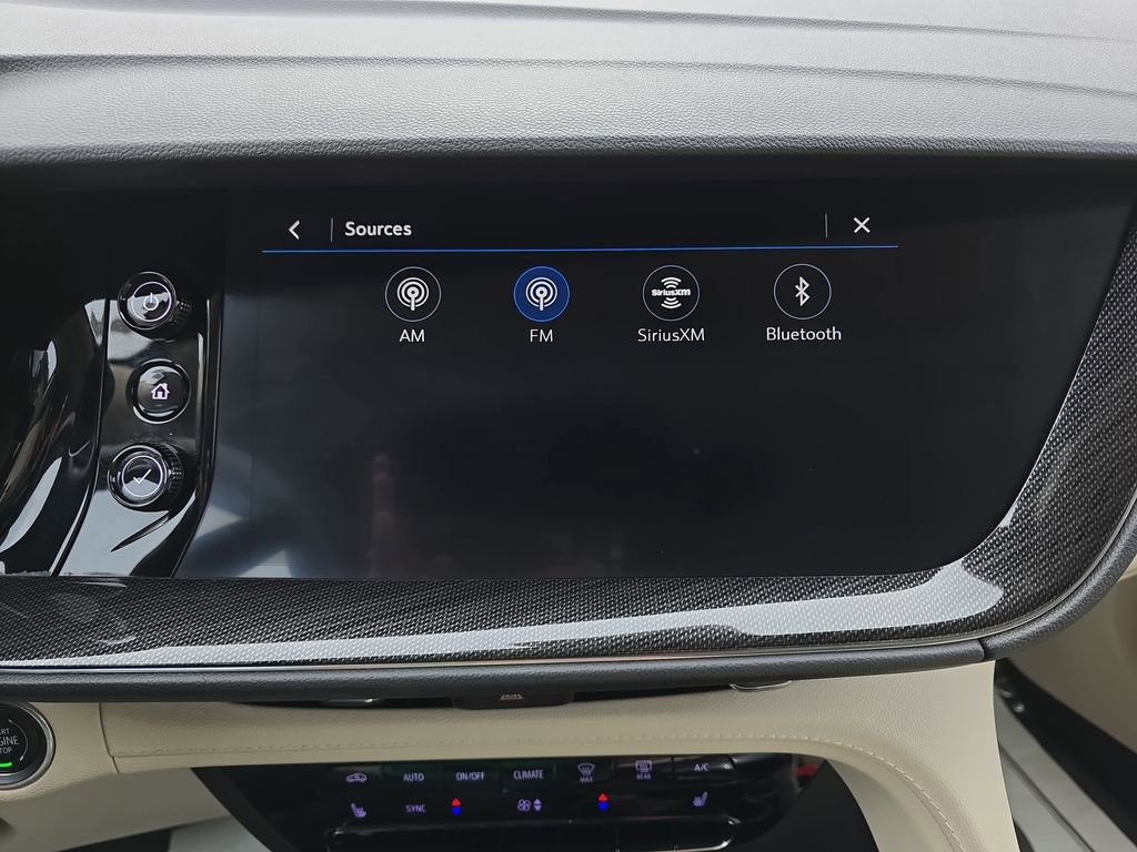 Used 2021 Buick Envision Essence w/ Technology Package I image 25