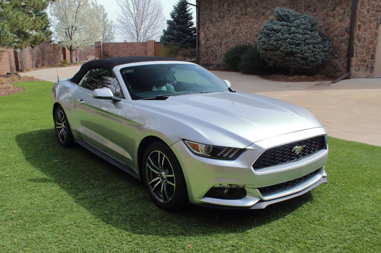 Used 2017 Ford Mustang Premium image 11