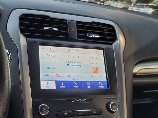 Used 2020 Ford Fusion SE image 9