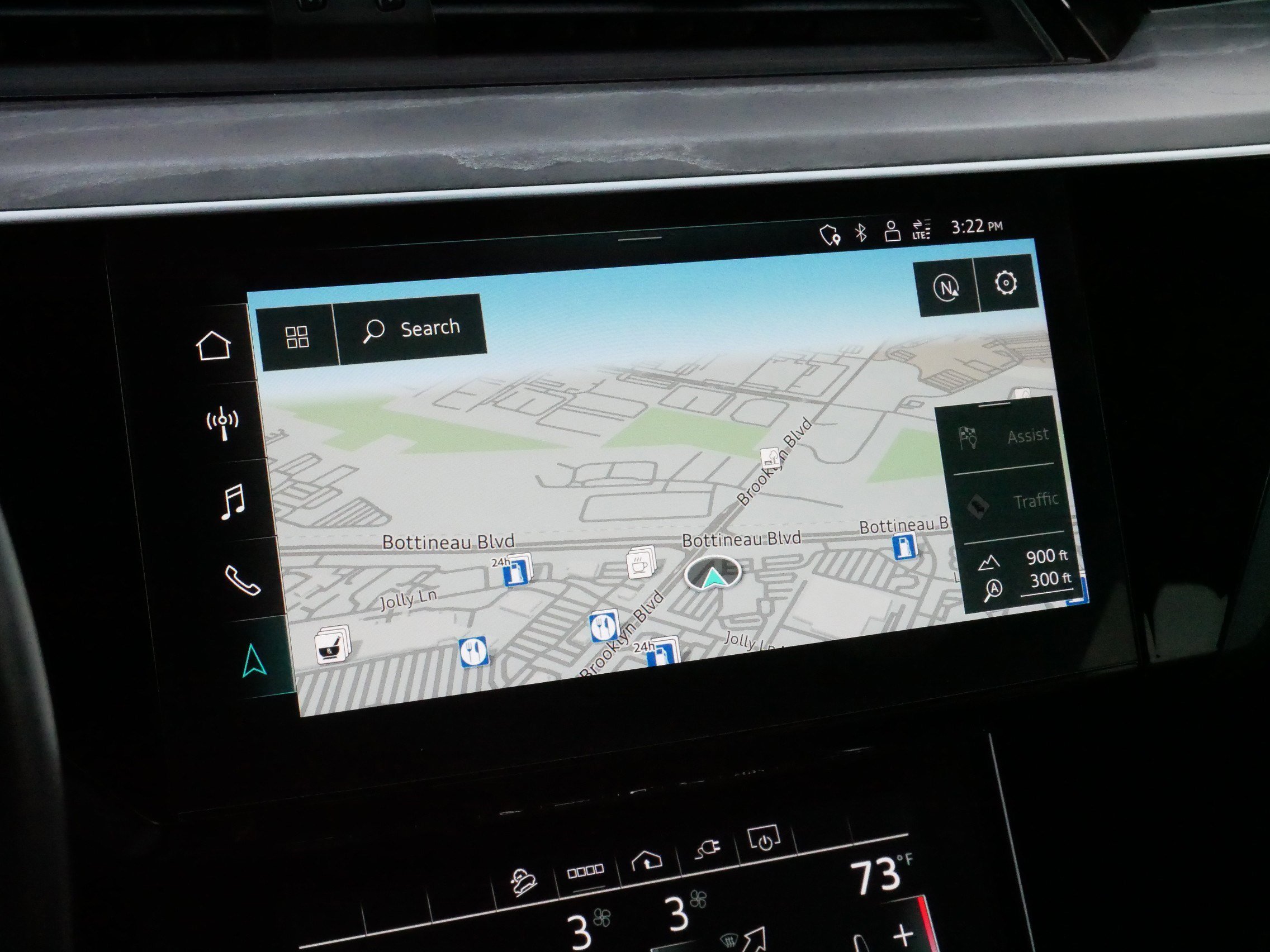 Used 2022 Audi e-tron Premium w/ Convenience Plus Package image 22