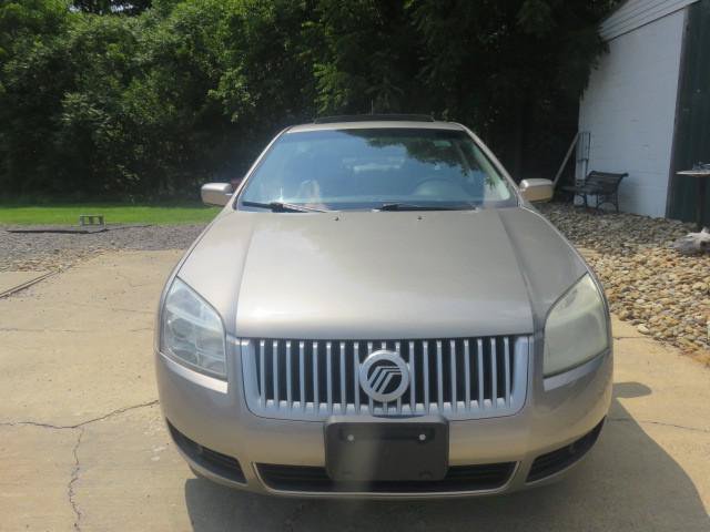 Used 2008 Mercury Milan Premier FWD image 2