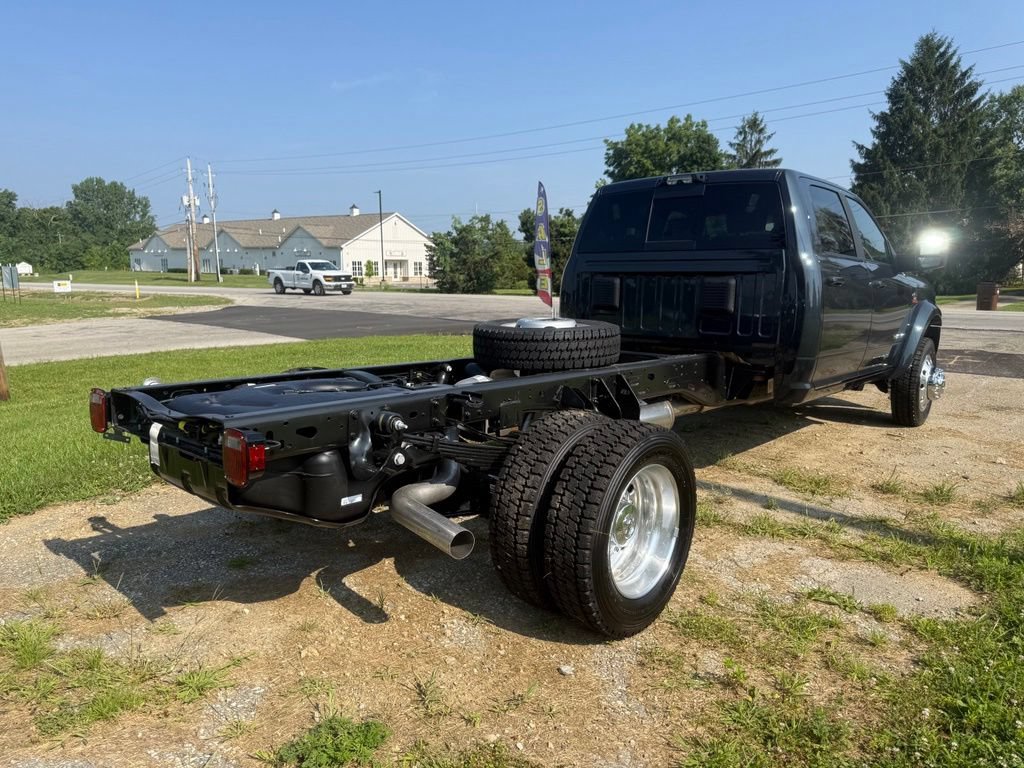 New 2026 RAM 5500 4x4 Crew Cab w/ Laramie Trim Package image 3