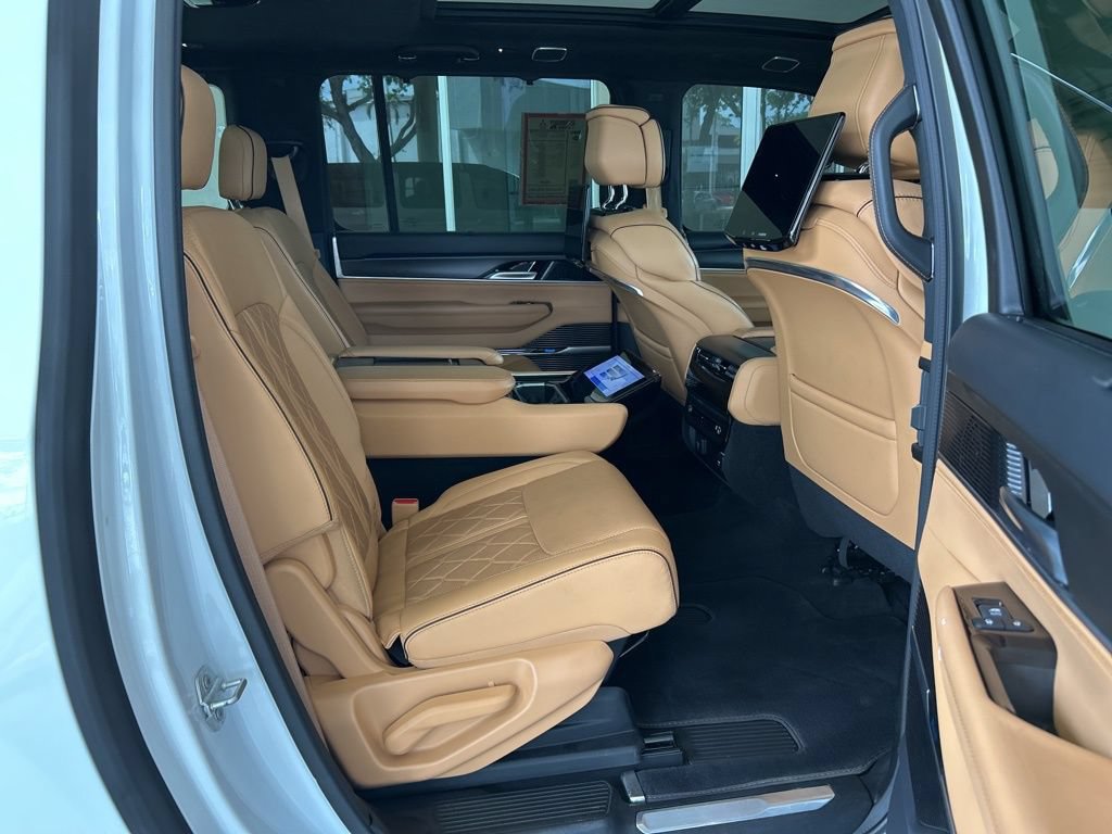 Used 2025 Jeep Grand Wagoneer L Series III w/ Rear Seat Video Group 1 AWD/4WD image 35