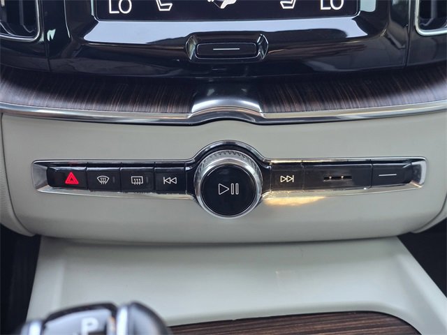 Used 2021 Volvo XC60 T5 Momentum w/ Premium Package image 15