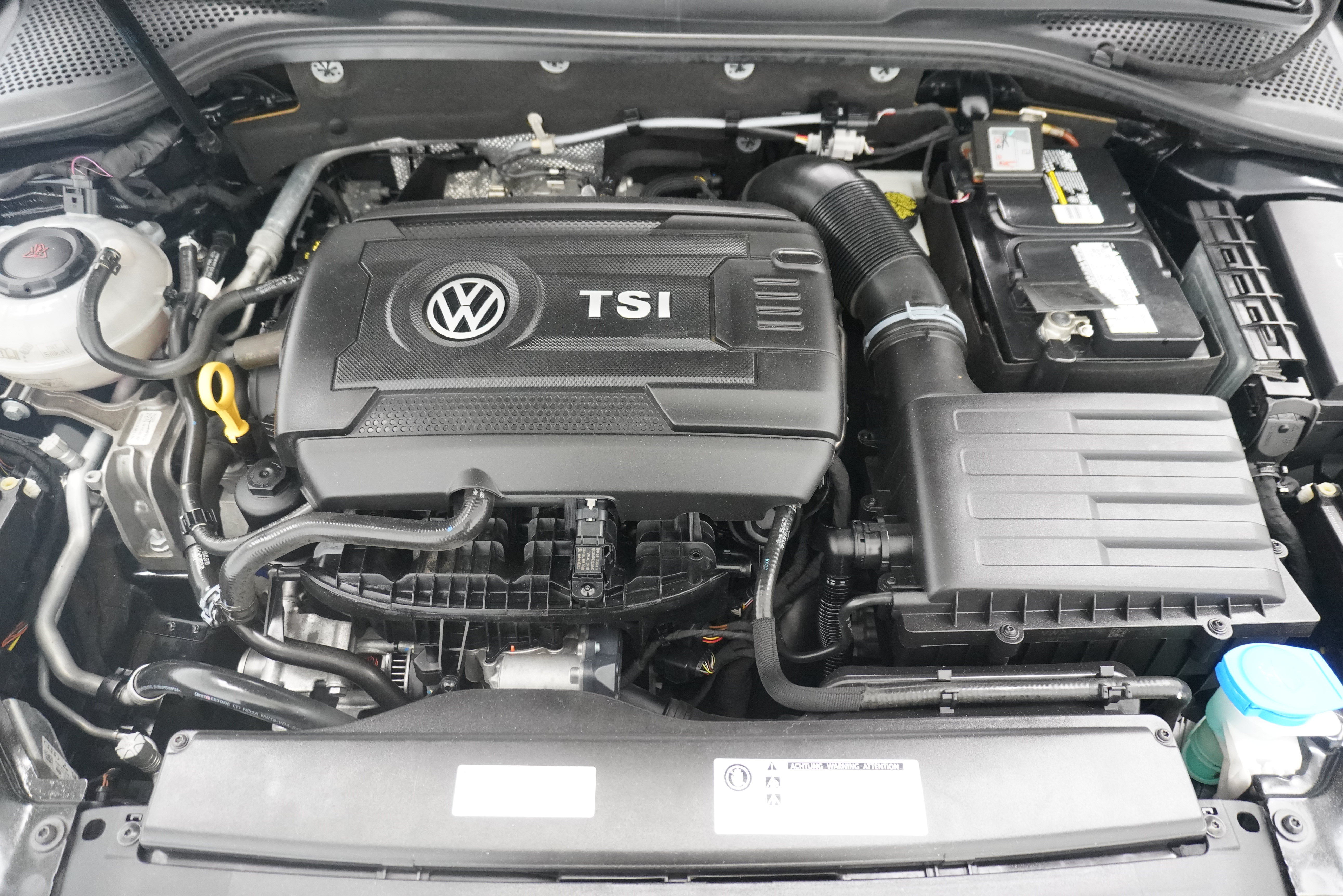Used 2018 Volkswagen GTI Autobahn FWD image 33
